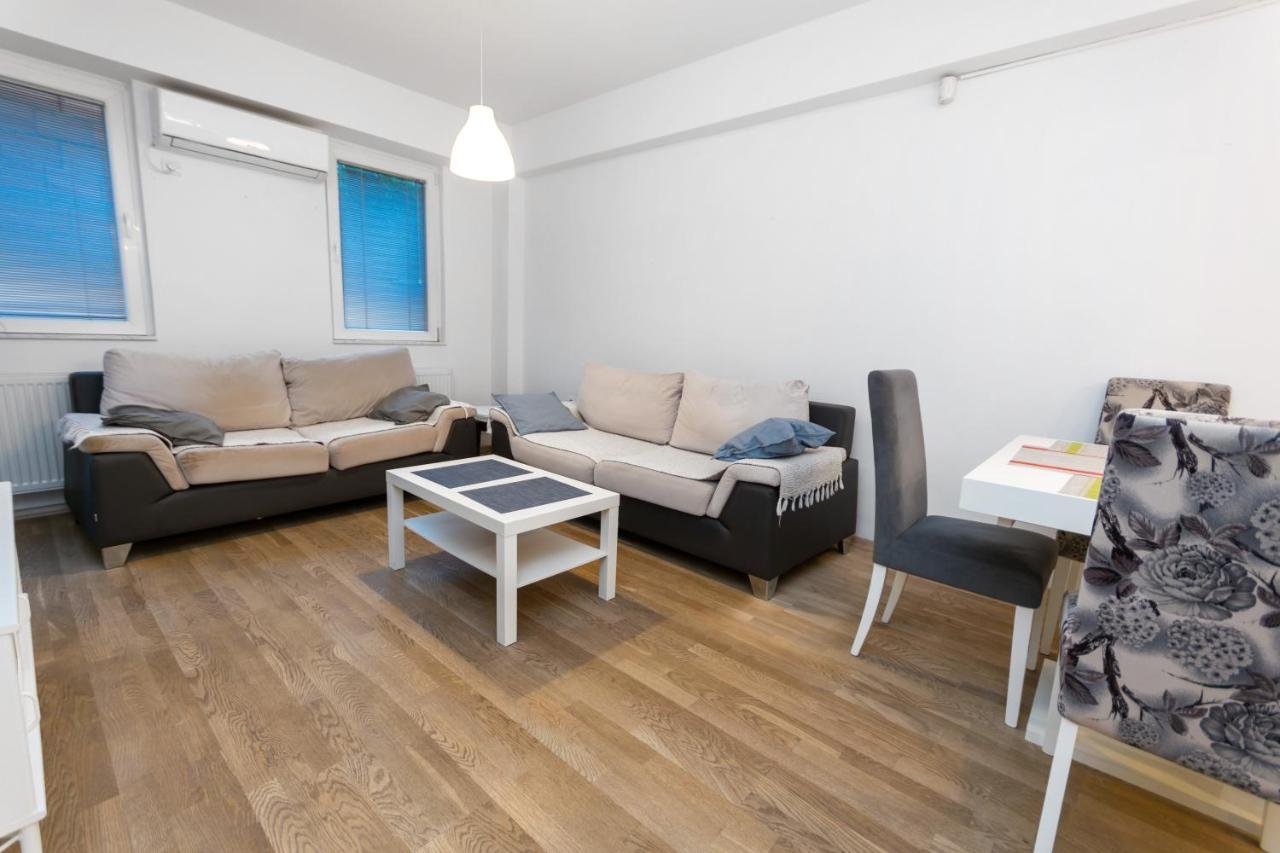 One Bedroom Apartment With Private Parking Skopje Exterior photo
